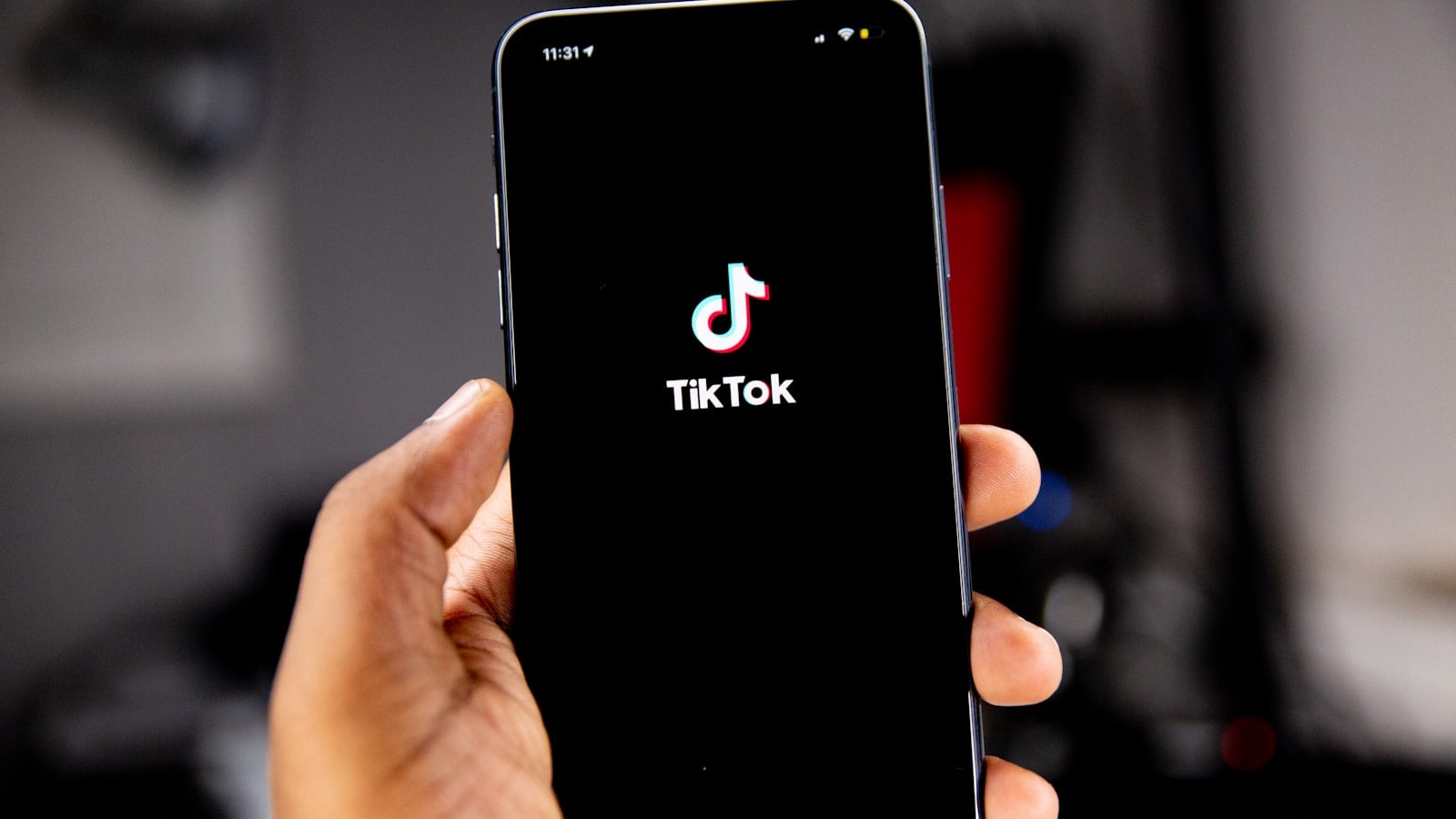 Kontrol Konten AI TikTok 2026: Cara Mengatur Feed Biar Tetap Relevan dan Tidak Terasa Penuh Spam