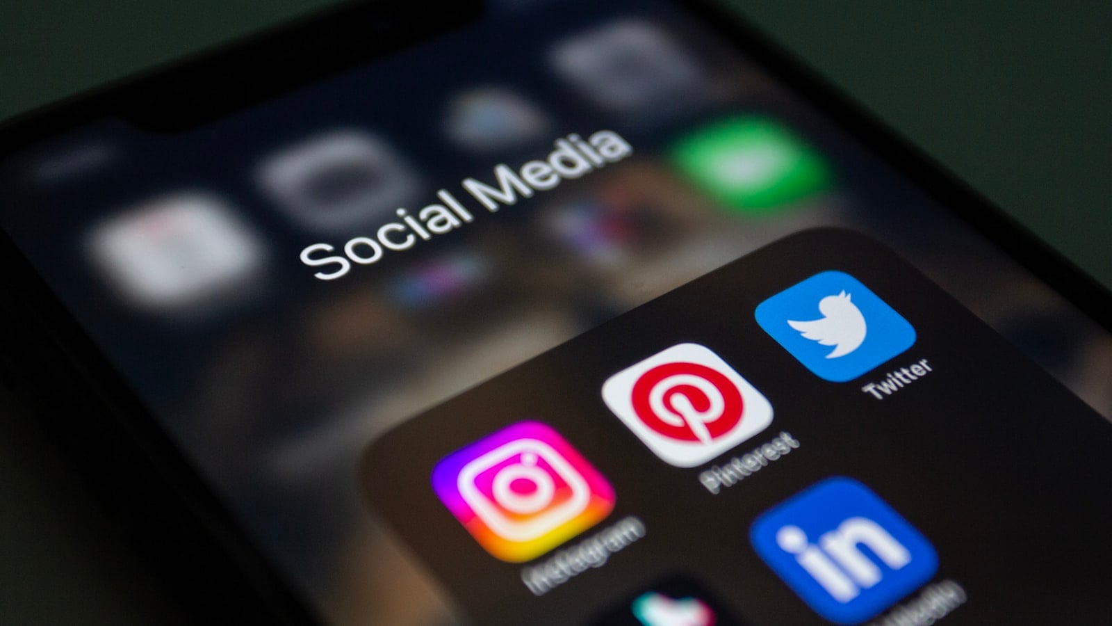 SEO Sosial 2026: Cara Bikin Caption dan Komentar Lebih Mudah Ditemukan di TikTok & Instagram