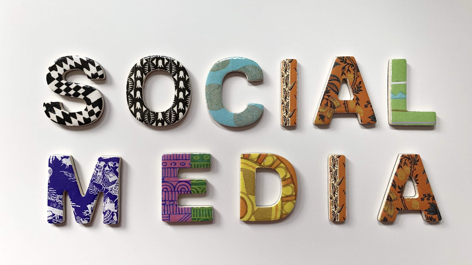 Social Search 2026: Cara Memakai Fitur Sedang Trending untuk Riset Ide Konten Media Sosial